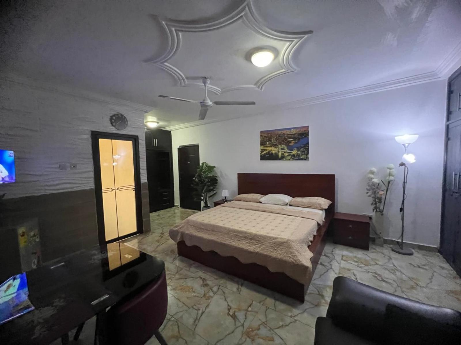 Nesta Barron -Home Away From Home North Legon Eksteriør billede